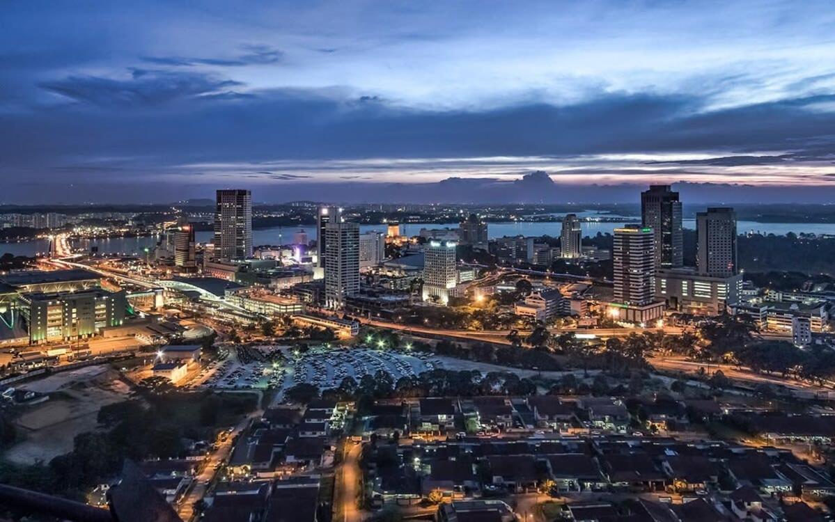 A Stylish High-Floor 2Br Suasana Suites Views Johor Bahru Dış mekan fotoğraf