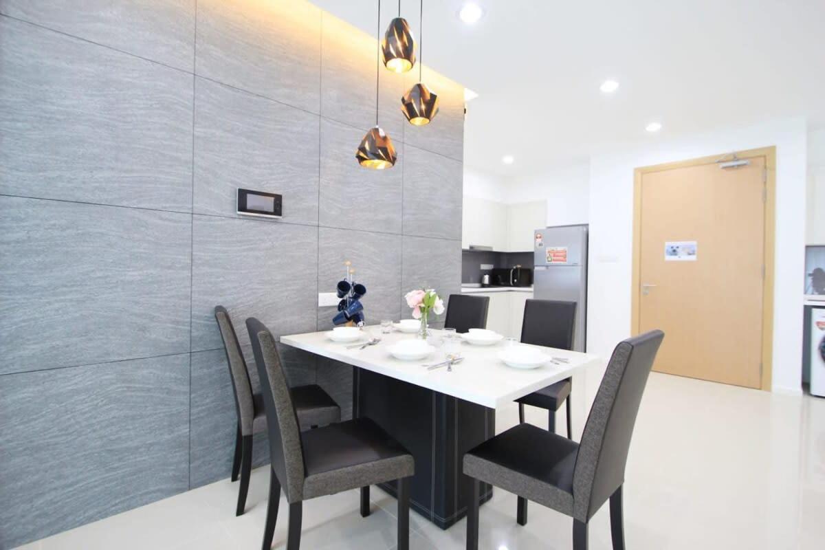 A Stylish High-Floor 2Br Suasana Suites Views Johor Bahru Dış mekan fotoğraf