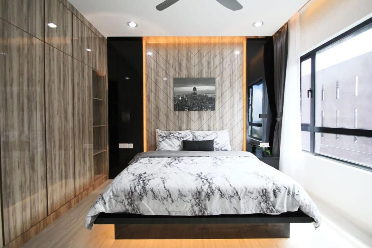 A Stylish High-Floor 2Br Suasana Suites Views Johor Bahru Dış mekan fotoğraf