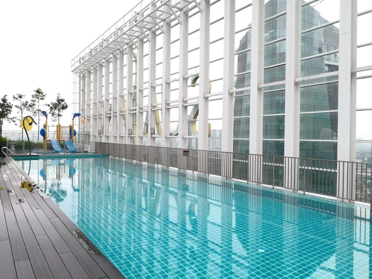 A Stylish High-Floor 2Br Suasana Suites Views Johor Bahru Dış mekan fotoğraf